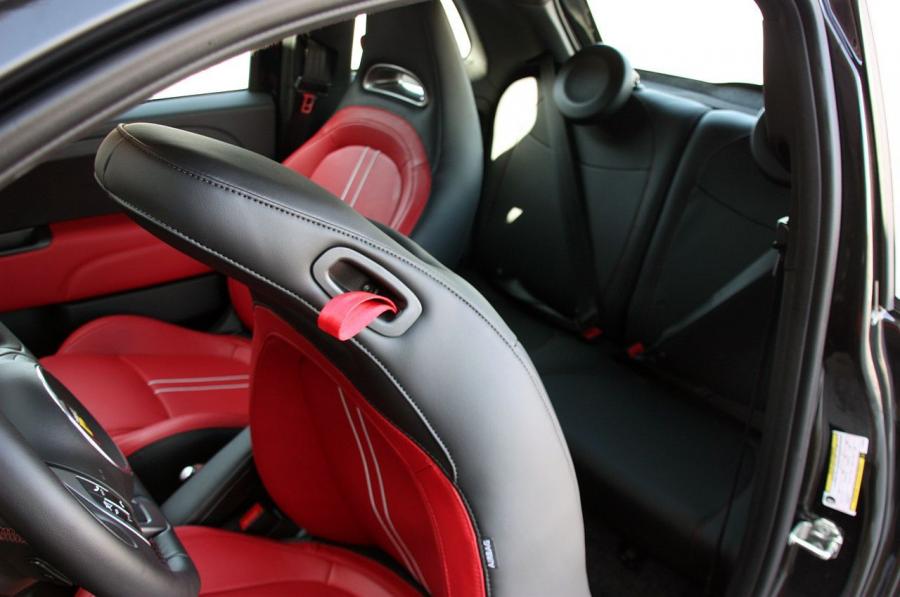  Fiat 500 Abarth 2012 года  (фото 53 из 121)